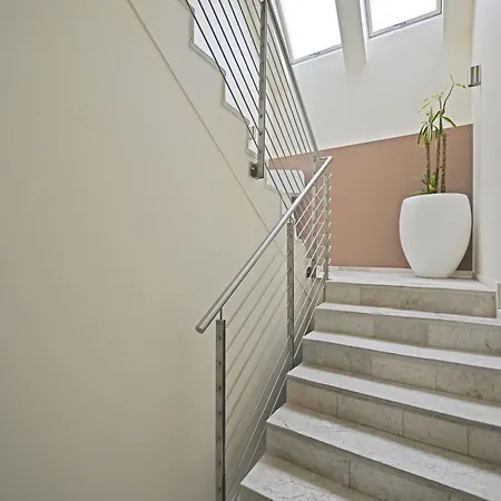 Modernes & Gepflegtes Hotelzimmer Mit Kueche! Bernstadt  Exterior photo