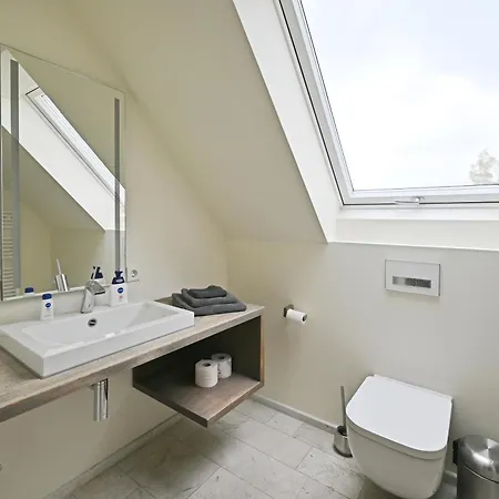 Modernes & Gepflegtes Hotelzimmer Mit Kueche! Bernstadt  Exterior photo