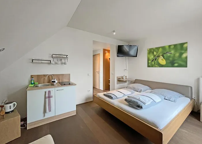 Modernes & Gepflegtes Hotelzimmer Mit Kueche!
